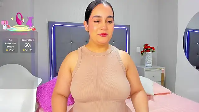 Snapshot of emma_lye chatting on 11.15.25 emma lye online show from 11.15.25