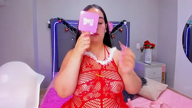 Snapshot of emma_lye chatting on 12.01.25 emma lye online show from 12.01.25