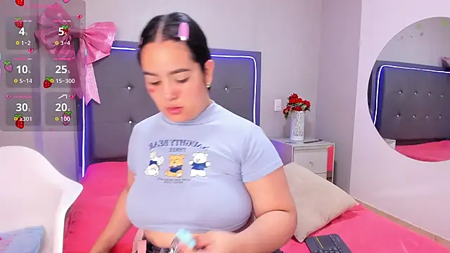 Snapshot of emma_lye chatting on 01.10.26 emma lye online show from 01.10.26