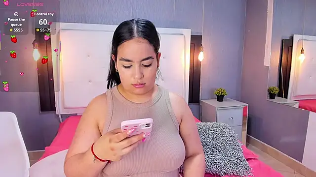 Snapshot of emma_lye chatting on 02.23.26 emma lye online show from 02.23.26