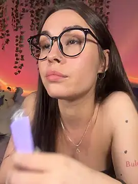 MiaNell online show from 12.13.24