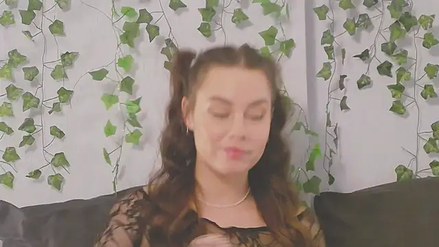 MiaNell online show from 02.23.25