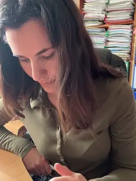 Sara darling online show from 03.16.25