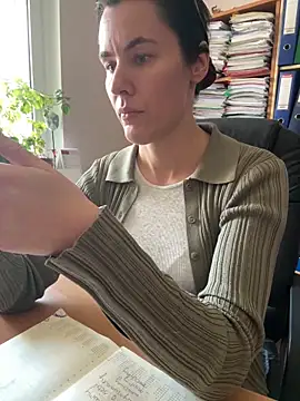 Sara darling online show from 03.19.25