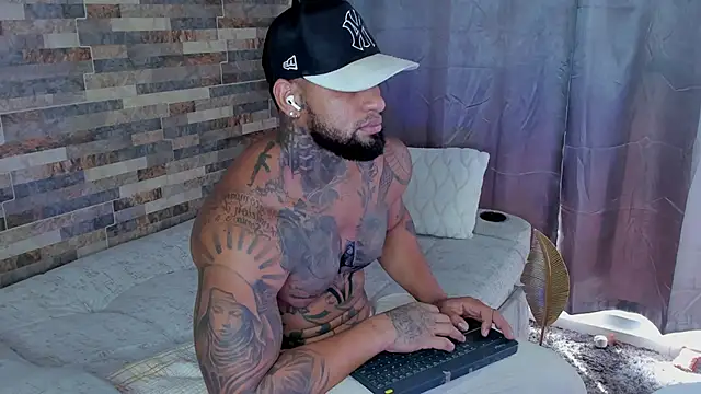 Snapshot of zaiin_diesel chatting on 01.06.25 zaiin diesel online show from 01.06.25