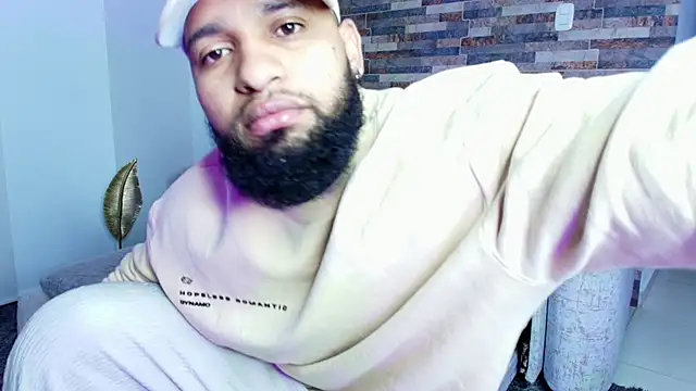 Snapshot of zaiin_diesel chatting on 09.22.25 zaiin diesel online show from 09.22.25