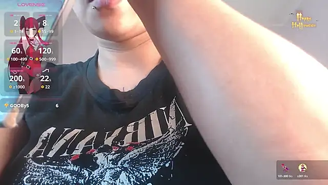 Snapshot of april_bunnyy chatting on 10.27.25 april bunnyy online show from 10.27.25