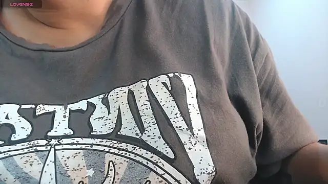 Snapshot of april_bunnyy chatting on 11.22.25 april bunnyy online show from 11.22.25