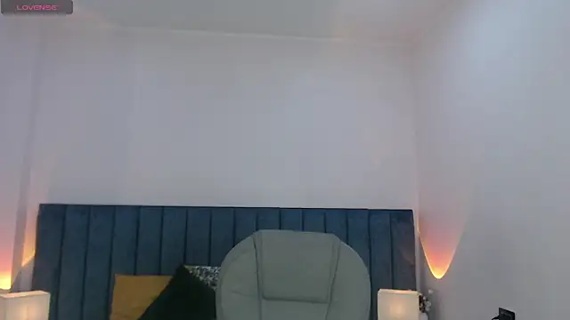Snapshot of april_bunnyy chatting on 04.21.26 april bunnyy online show from 04.21.26