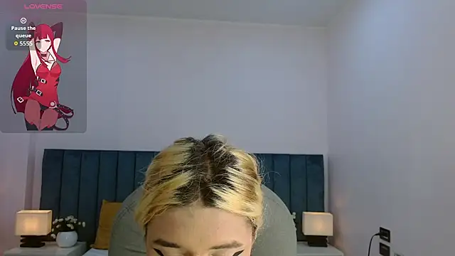 Snapshot of april_bunnyy chatting on 06.27.26 april bunnyy online show from 06.27.26