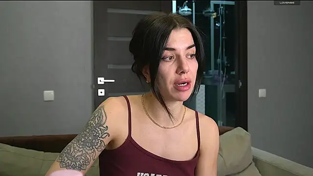 Snapshot of Alice_melice chatting on 02.16.25 Alice melice online show from 02.16.25