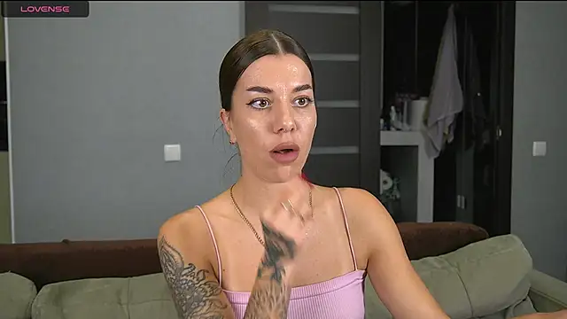 Snapshot of Alice_melice chatting on 10.14.25 Alice melice online show from 10.14.25