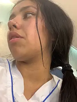 Larabrooks online show from 11.18.25