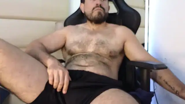 Snapshot of SbasTone_Muscle chatting on 12.16.25 SbasTone Muscle online show from 12.16.25