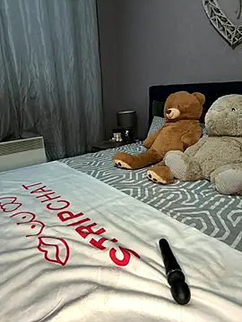 Snapshot of Aphrodite-22 chatting on 12.16.25 Aphrodite-22 online show from 12.16.25