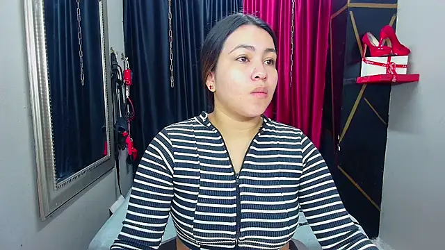 Snapshot of AmorMia chatting on 03.15.25 AmorMia online show from 03.15.25