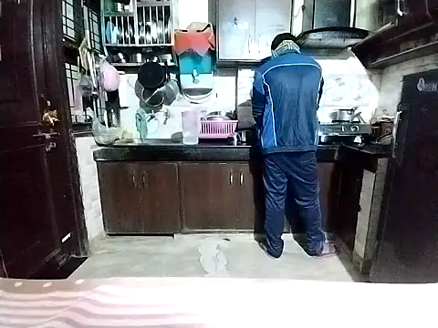 Snapshot of bigvorn6 chatting on 11.18.25 bigvorn6 online show from 11.18.25