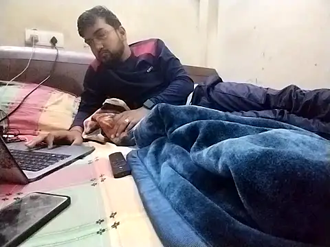 Snapshot of bigvorn6 chatting on 11.20.25 bigvorn6 online show from 11.20.25