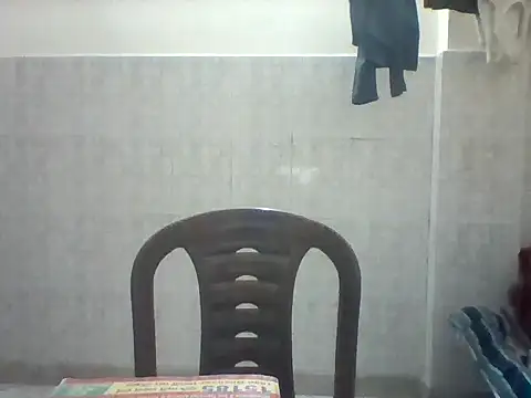 Snapshot of bigvorn6 chatting on 12.17.25 bigvorn6 online show from 12.17.25