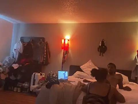 Snapshot of PrettyGal_Tingz chatting on 01.10.25 PrettyGal Tingz online show from 01.10.25