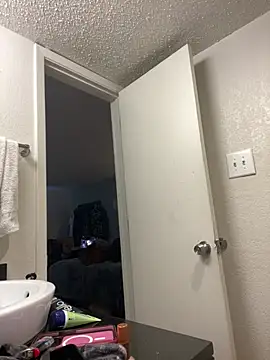 Snapshot of PrettyGal_Tingz chatting on 01.18.25 PrettyGal Tingz online show from 01.18.25