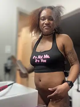 Snapshot of PrettyGal_Tingz chatting on 02.06.25 PrettyGal Tingz online show from 02.06.25