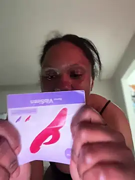 Snapshot of PrettyGal_Tingz chatting on 02.07.25 PrettyGal Tingz online show from 02.07.25