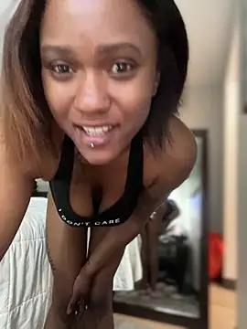 Snapshot of PrettyGal_Tingz chatting on 02.09.25 PrettyGal Tingz online show from 02.09.25