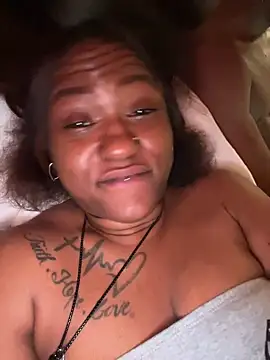 Snapshot of PrettyGal_Tingz chatting on 02.18.25 PrettyGal Tingz online show from 02.18.25