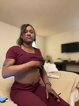 Snapshot of PrettyGal_Tingz chatting on 02.21.25 PrettyGal Tingz online show from 02.21.25