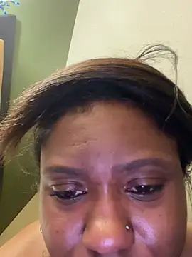 Snapshot of PrettyGal_Tingz chatting on 03.09.25 PrettyGal Tingz online show from 03.09.25