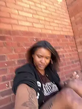 Snapshot of PrettyGal_Tingz chatting on 03.10.25 PrettyGal Tingz online show from 03.10.25