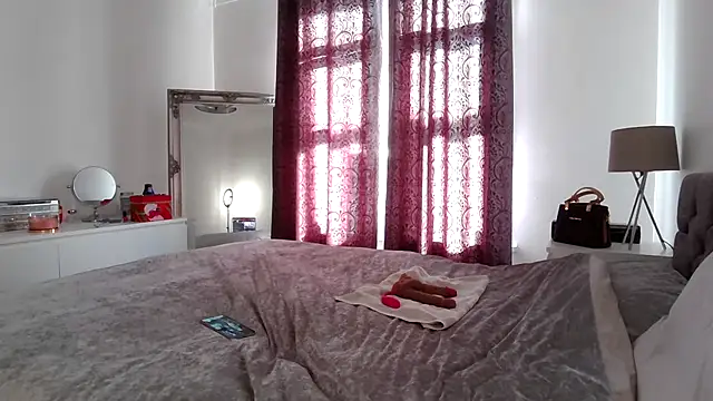 Snapshot of TanyaTaylor45 chatting on 10.22.25 TanyaTaylor45 online show from 10.22.25