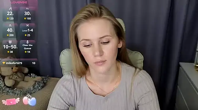 Snapshot of IsabelAllen chatting on 12.13.24 IsabelAllen online show from 12.13.24