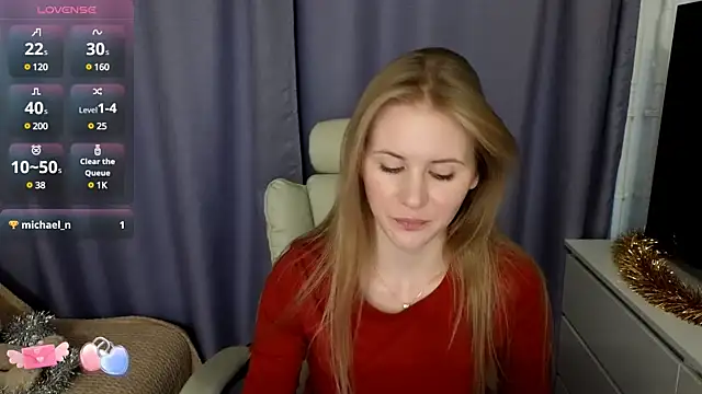 Snapshot of IsabelAllen chatting on 12.17.24 IsabelAllen online show from 12.17.24