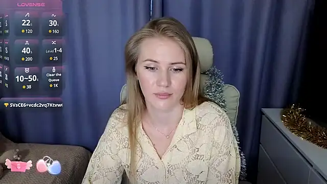 Snapshot of IsabelAllen chatting on 12.28.24 IsabelAllen online show from 12.28.24