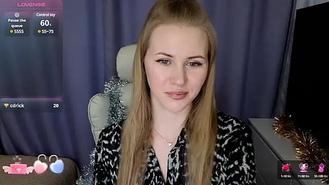 Snapshot of IsabelAllen chatting on 01.03.25 IsabelAllen online show from 01.03.25