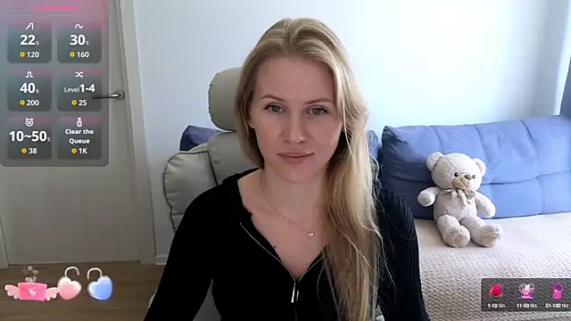 Snapshot of IsabelAllen chatting on 09.10.25 IsabelAllen online show from 09.10.25