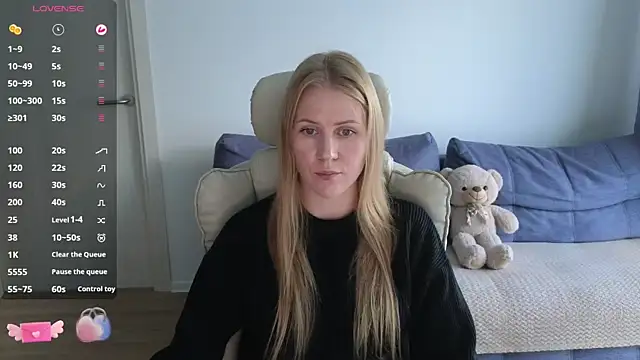 Snapshot of IsabelAllen chatting on 09.25.25 IsabelAllen online show from 09.25.25