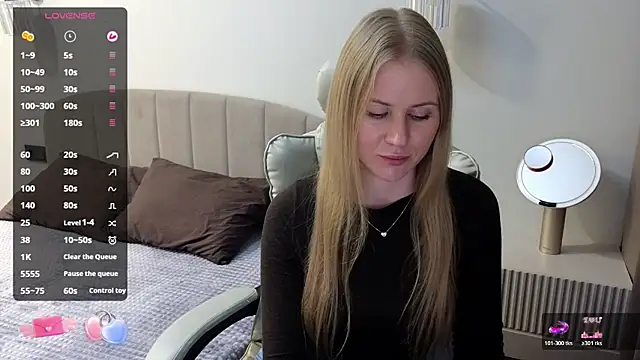 Snapshot of IsabelAllen chatting on 05.22.26 IsabelAllen online show from 05.22.26