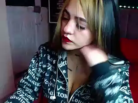 Violettasquirt online show from 01.24.25