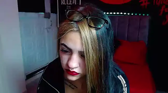 Violettasquirt online show from 01.25.25