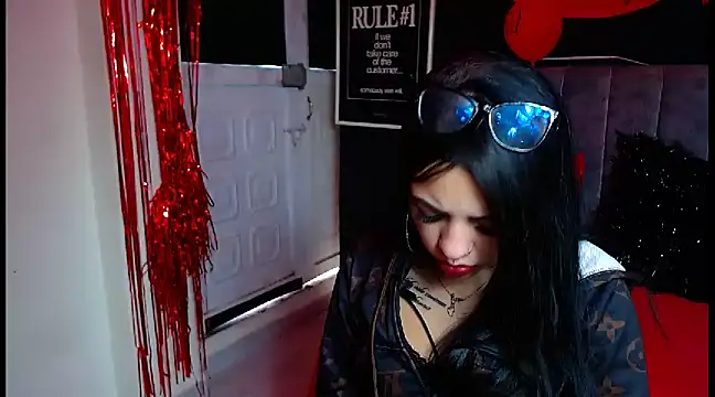 Violettasquirt online show from 03.20.25