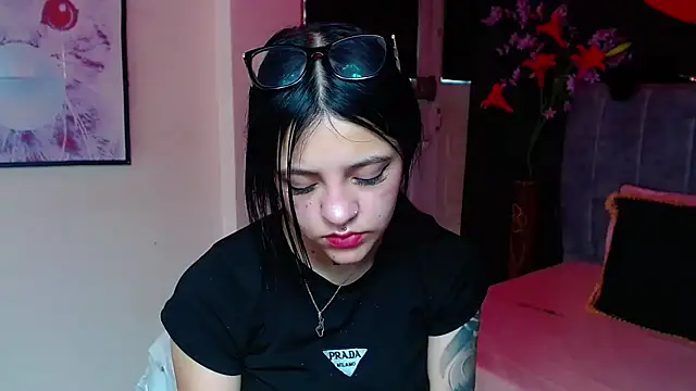 Violettasquirt online show from 12.04.25