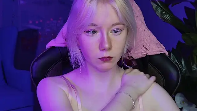 Snapshot of NancyMartinez chatting on 01.19.25 NancyMartinez online show from 01.19.25