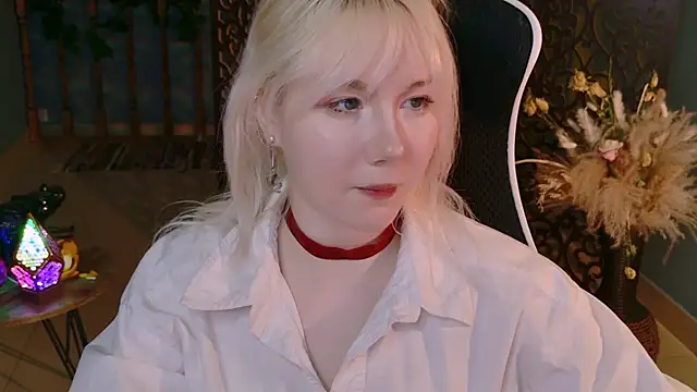 Snapshot of NancyMartinez chatting on 03.04.25 NancyMartinez online show from 03.04.25