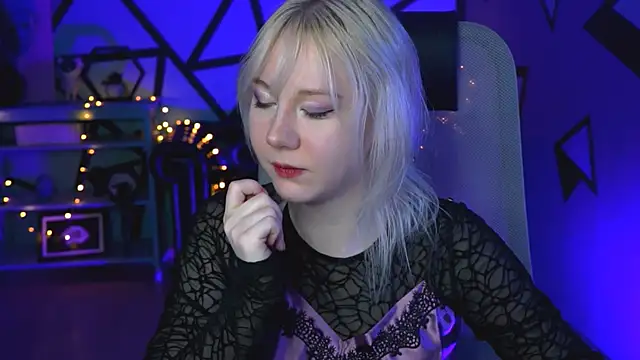 Snapshot of NancyMartinez chatting on 03.05.25 NancyMartinez online show from 03.05.25