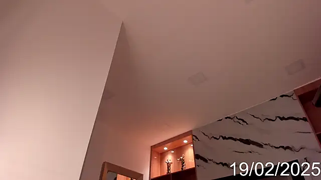 Snapshot of Isabel_Escorcia chatting on 02.19.25 Isabel Escorcia online show from 02.19.25