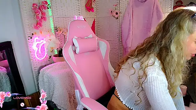 EllieKarrX online show from 12.29.24