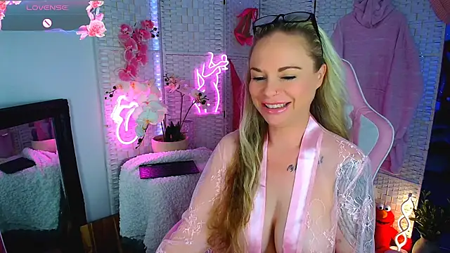 EllieKarrX online show from 01.30.25